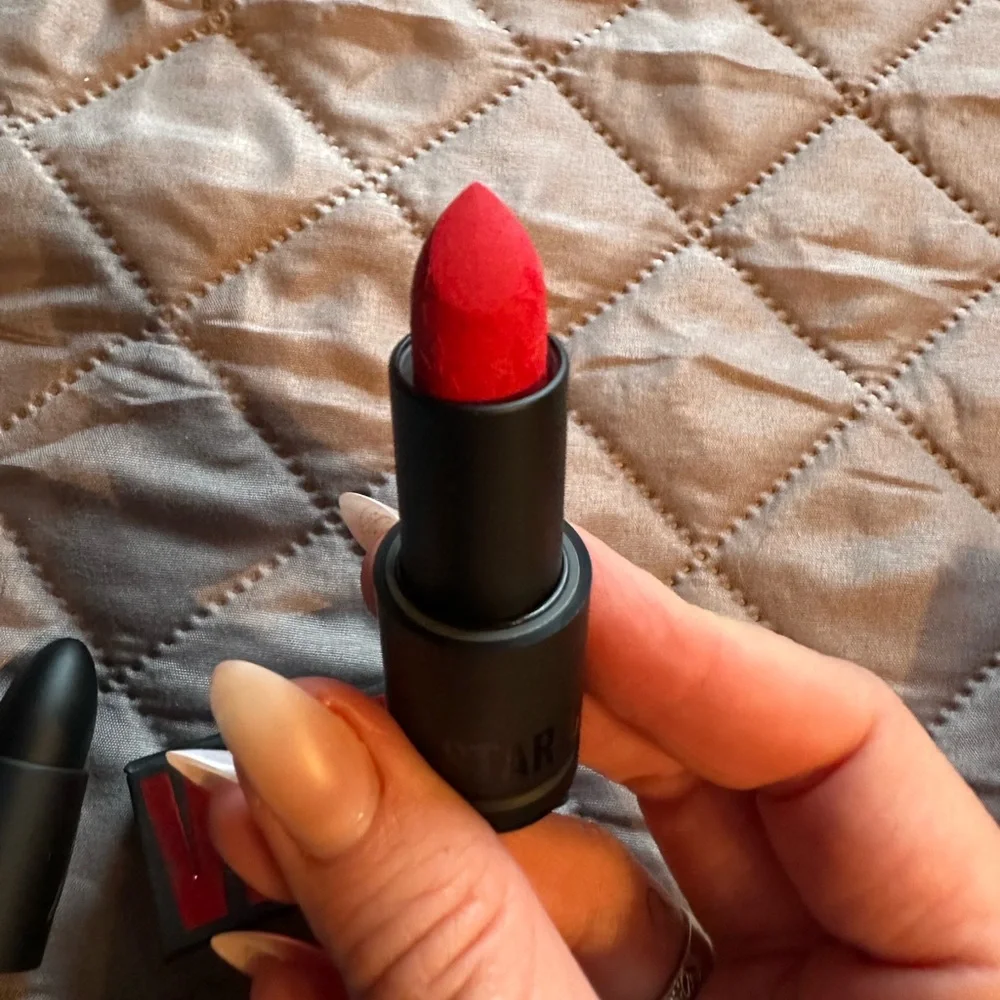 Jeffree Star cosmetics Trap Best Hair Red Lipstick Bold Red Lip Color